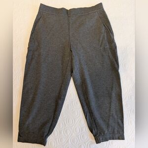 Aritzia Babaton Cropped Heather Gray Jogger Pants
